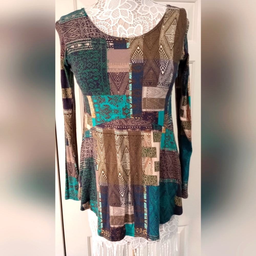 Salaam June Top. Size Small. LONG SLEEVE! Brown/Turquoise print. Rayon.
